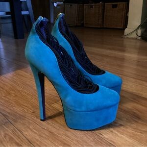 London Trash Ceres Blue Suede Platform High Heels. Elastic Upper design. Size 10